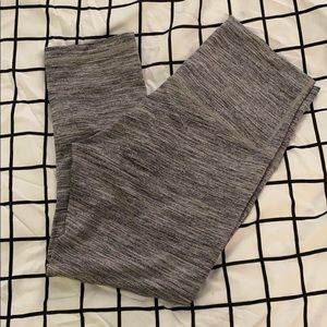 Lululemon wunder under crop. Size 8